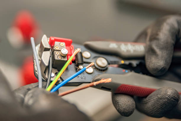 Best Circuit Breaker Repair  in Levittown, NY